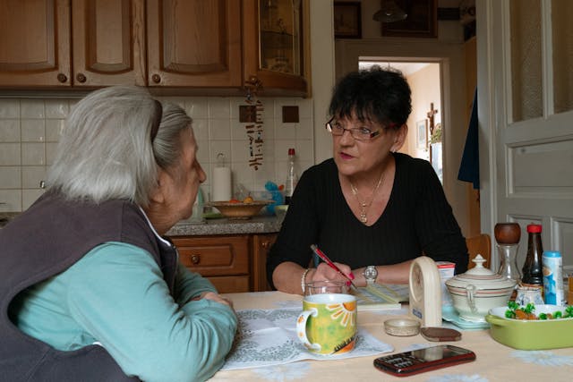 Senso di colpa da caregiver: chiedere aiuto non significa arrendersi
