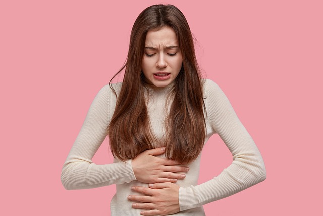 Crampi mestruali: 10 rimedi naturali (e infallibili) per alleviare il dolore